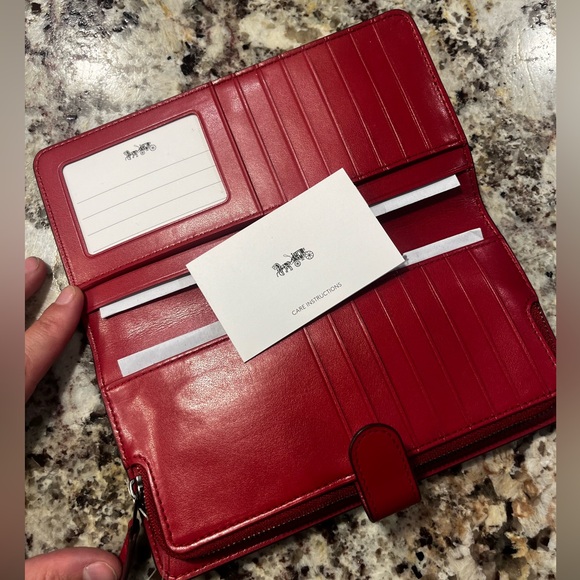 Coach Wallet NEW - Picture 4 of 4
